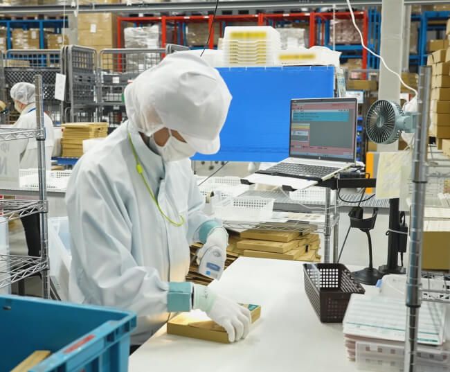 自社WMSによる正確な倉庫運営