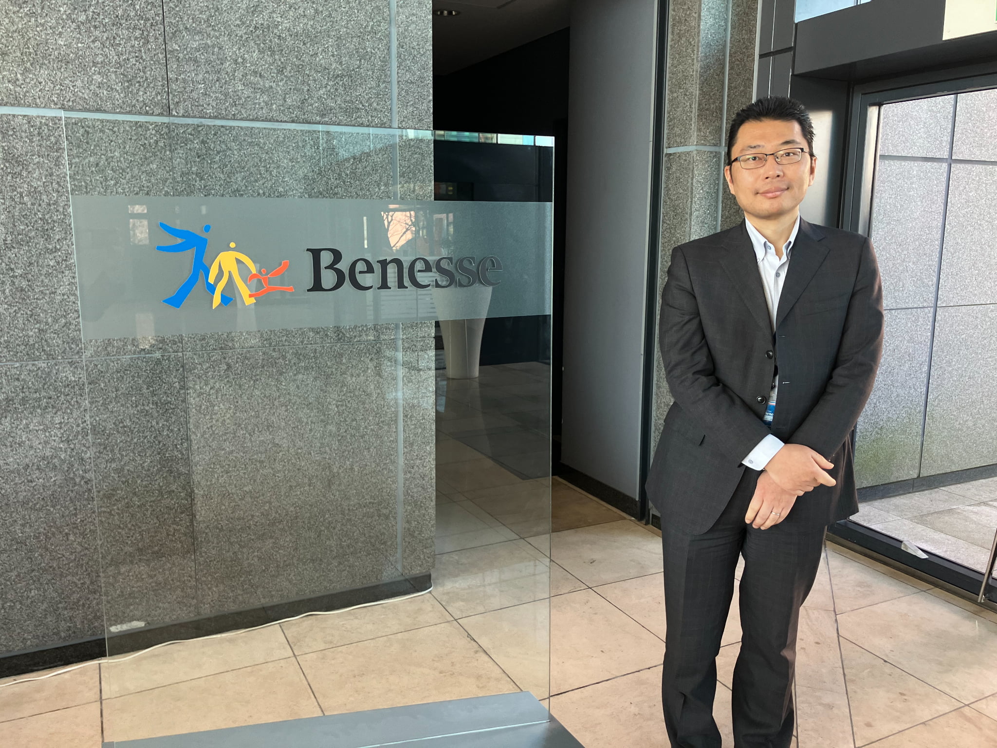 月間最大1万パターンの「究極のパーソナライズ」と「4倍の繁閑差」